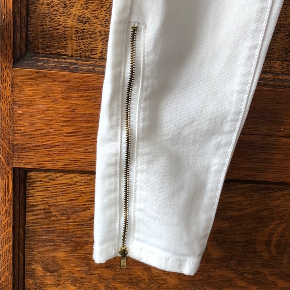 White denim leggings with gold zipper detail - Picture 3 of 5